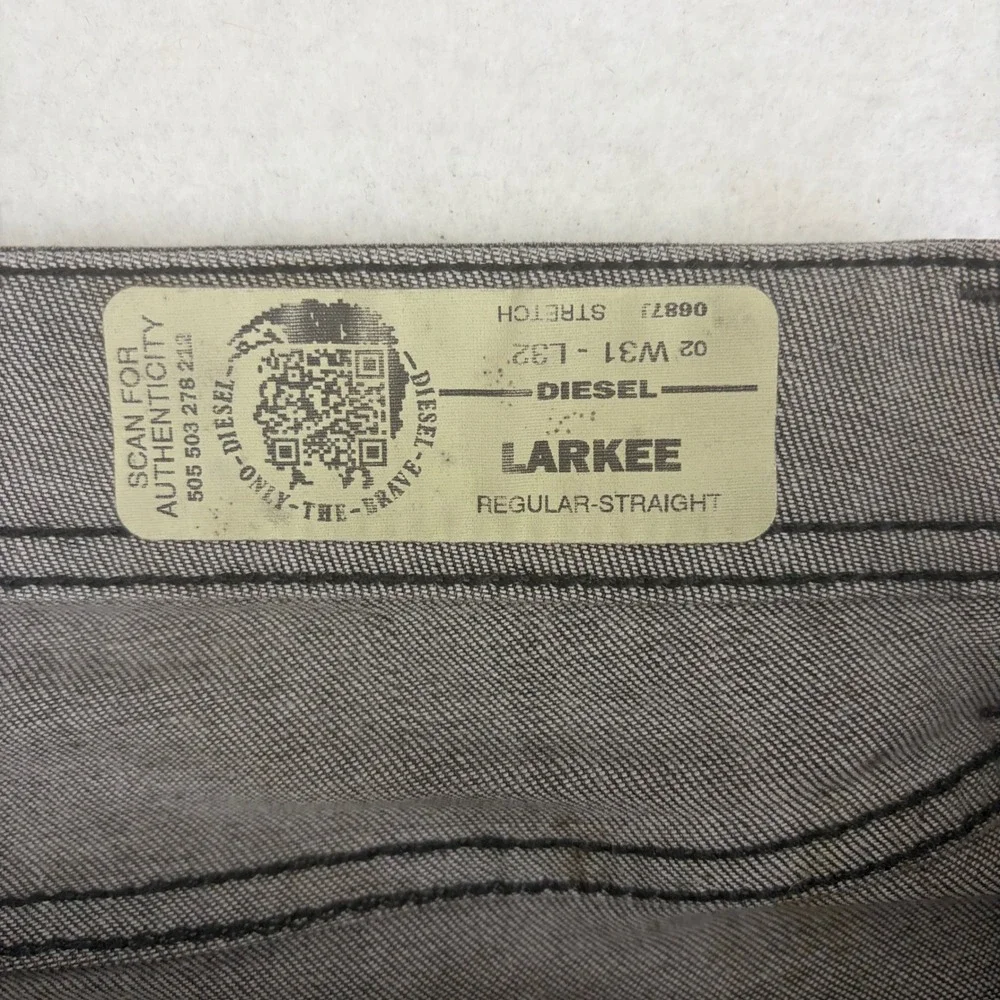 Diesel Larkee Regular Straight Jeans Mens 31x32 0687J Grey Stretch Button Fly